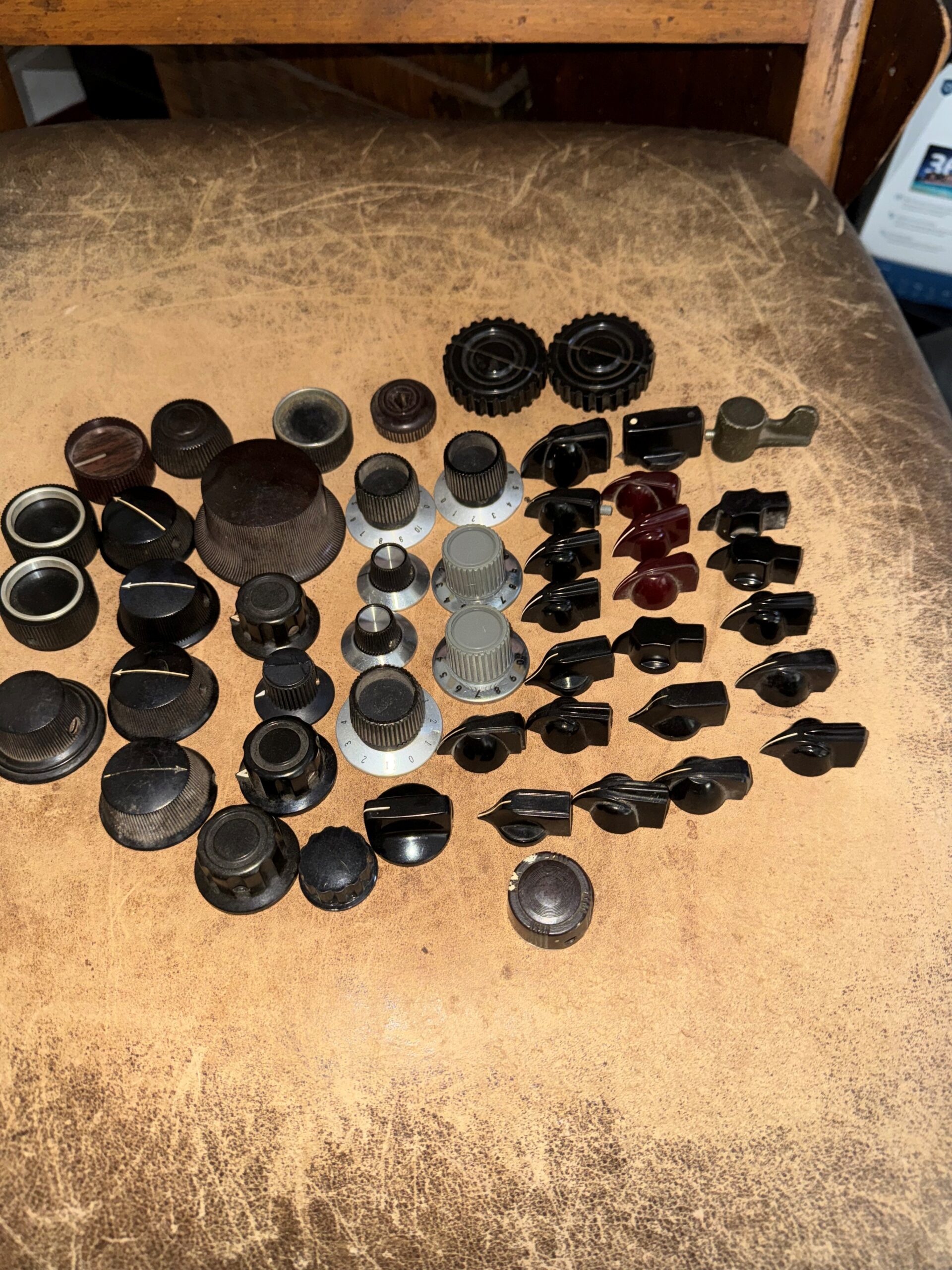 Huge Lot mixed Vintage cb ham Radio Selector Knobs Dials Switch TV Electronics
