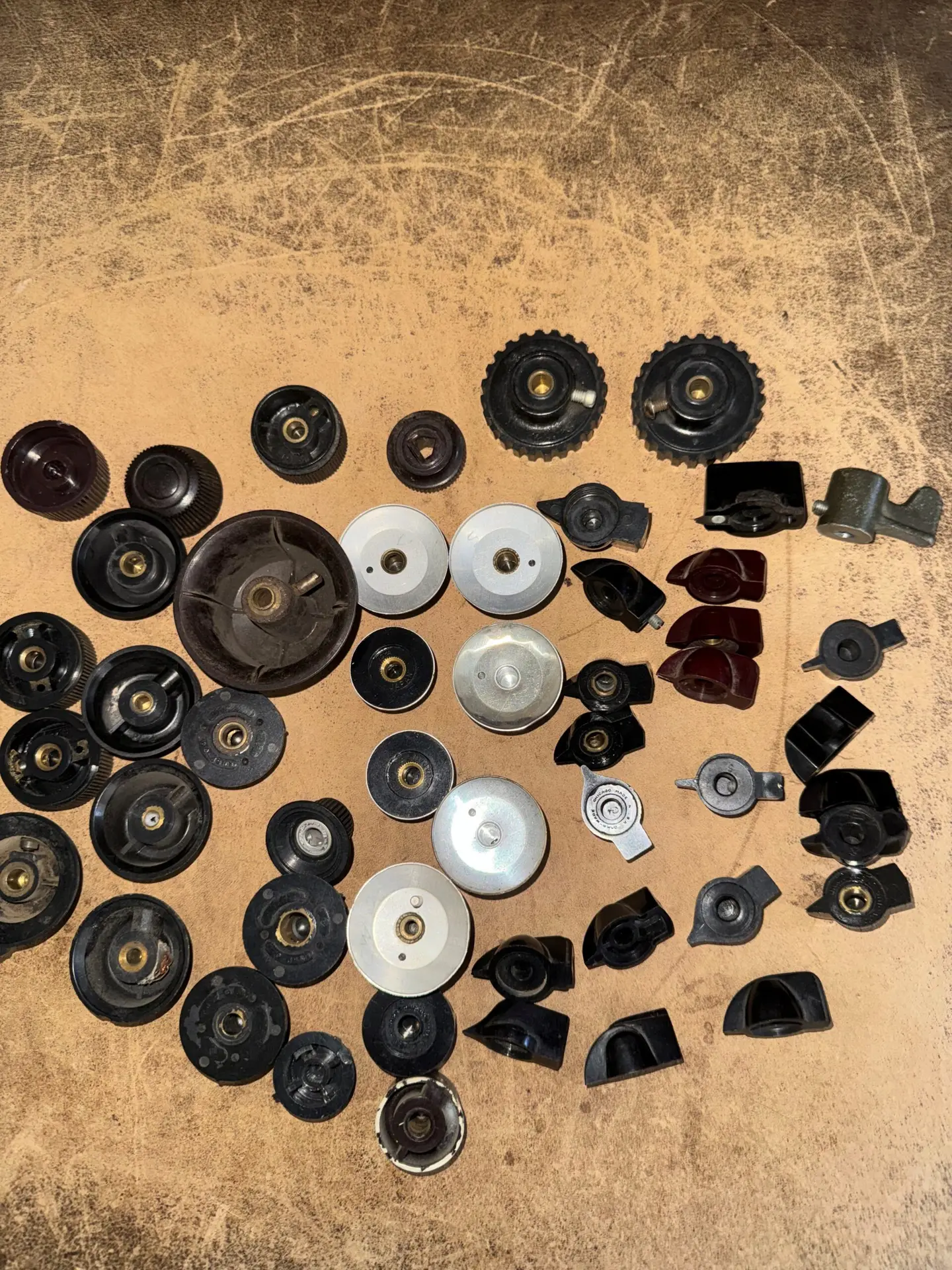 Huge Lot mixed Vintage cb ham Radio Selector Knobs Dials Switch TV Electronics - Image 2